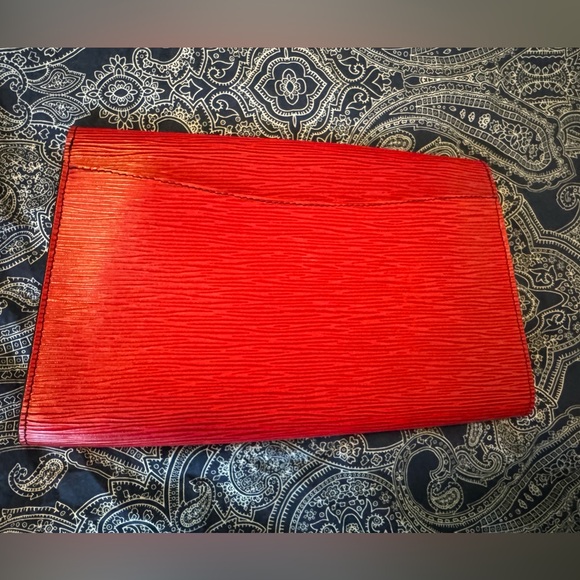 Authentic Louis Vuitton Red Epi Art Deco Clutch - Picture 4 of 12